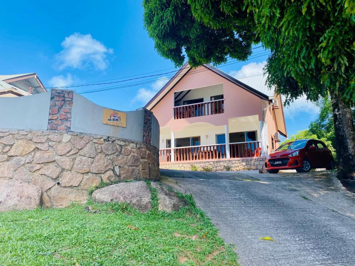 Vista D'Oro Hotel Anse Volbert Village  Exterior photo